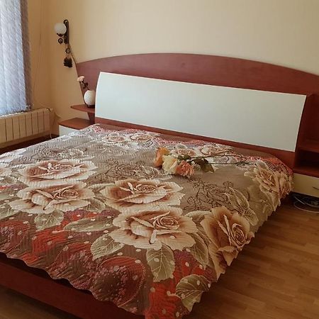 דריאנובו Rosarium Residence Guest House מראה חיצוני תמונה