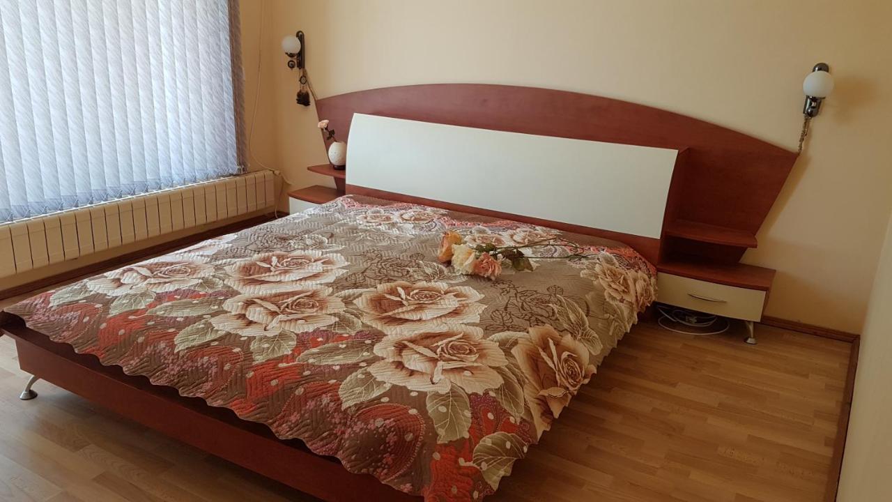 דריאנובו Rosarium Residence Guest House מראה חיצוני תמונה