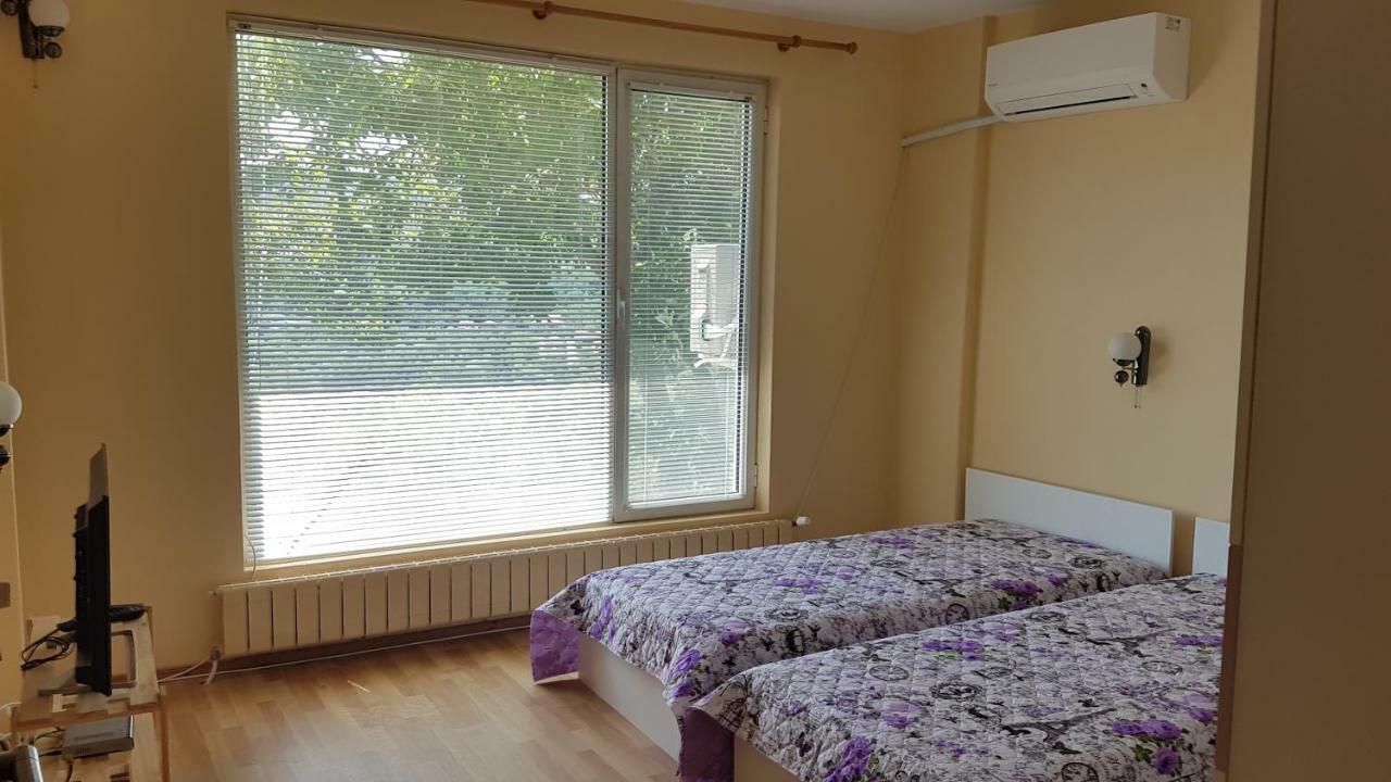 דריאנובו Rosarium Residence Guest House מראה חיצוני תמונה