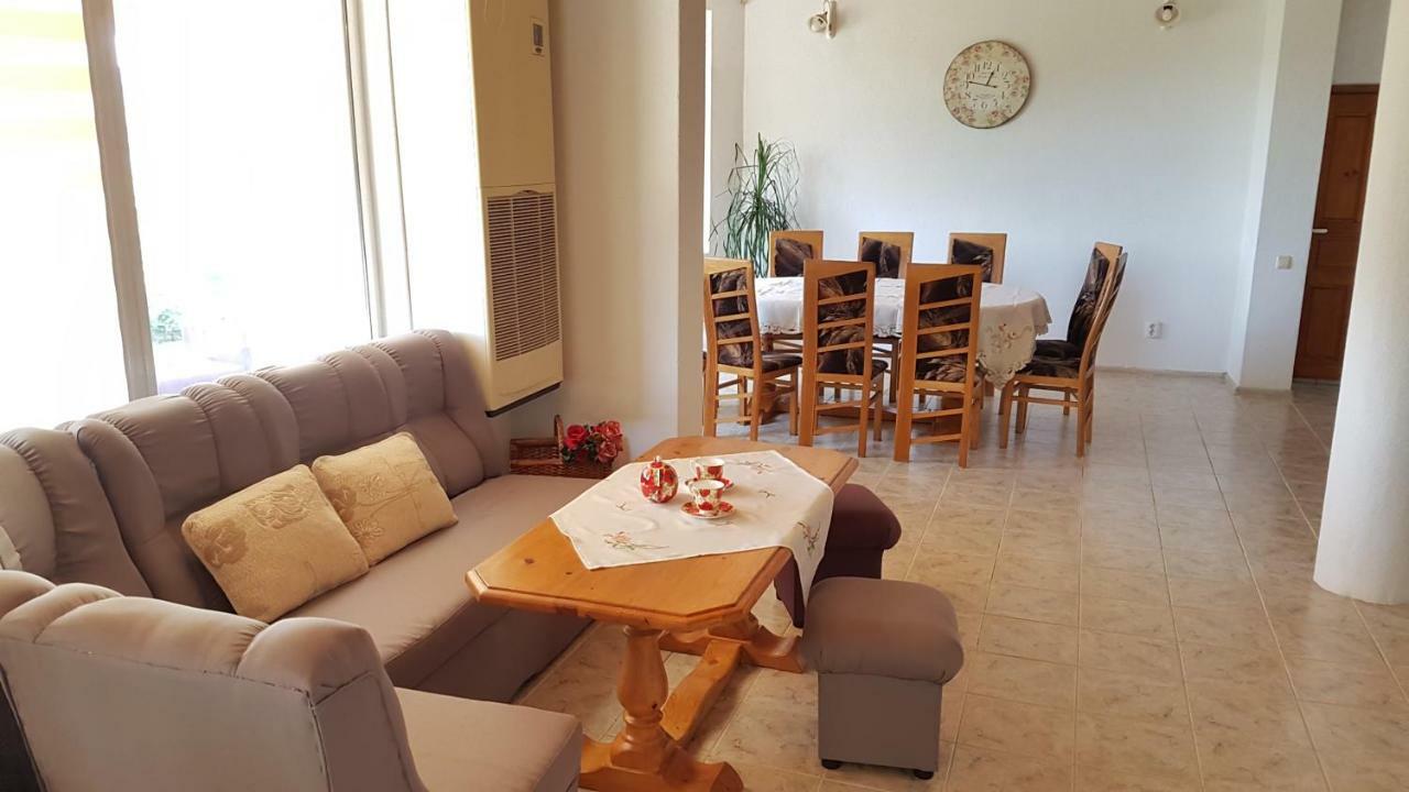 דריאנובו Rosarium Residence Guest House מראה חיצוני תמונה