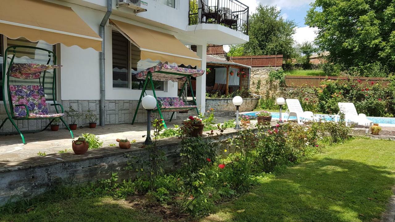 דריאנובו Rosarium Residence Guest House מראה חיצוני תמונה