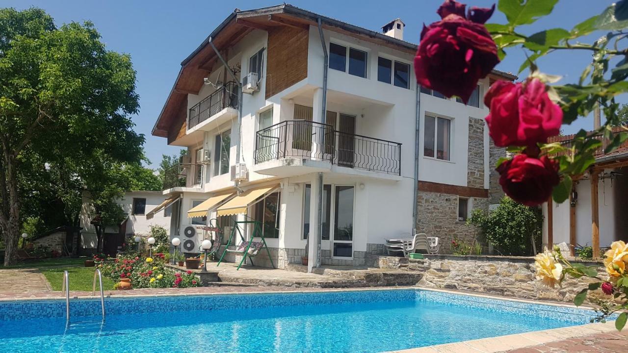 דריאנובו Rosarium Residence Guest House מראה חיצוני תמונה