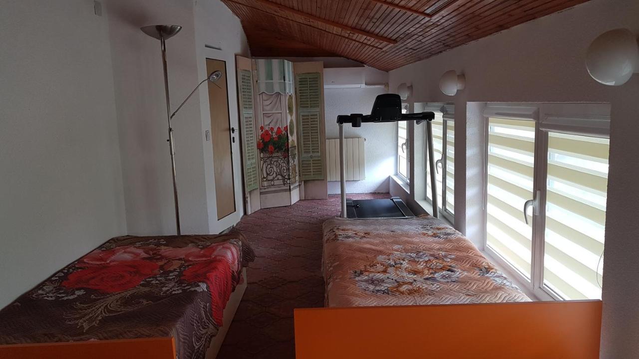 דריאנובו Rosarium Residence Guest House מראה חיצוני תמונה